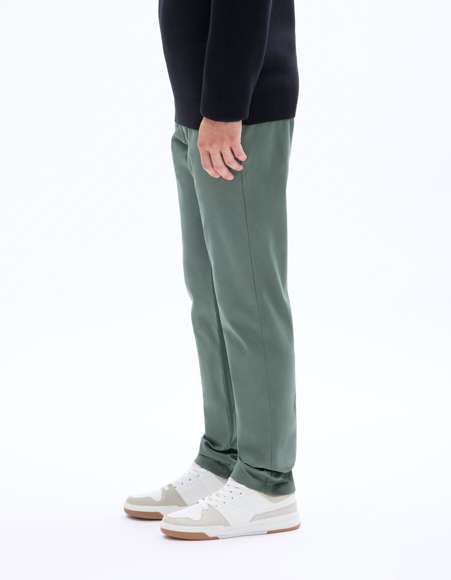 slimmade chinobyxor i stretchig bomull