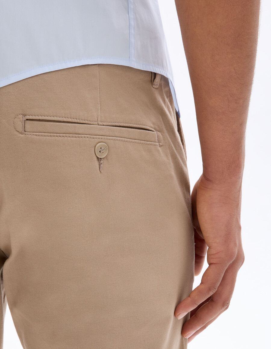 slim-fit chinobyxor i stretchig bomull