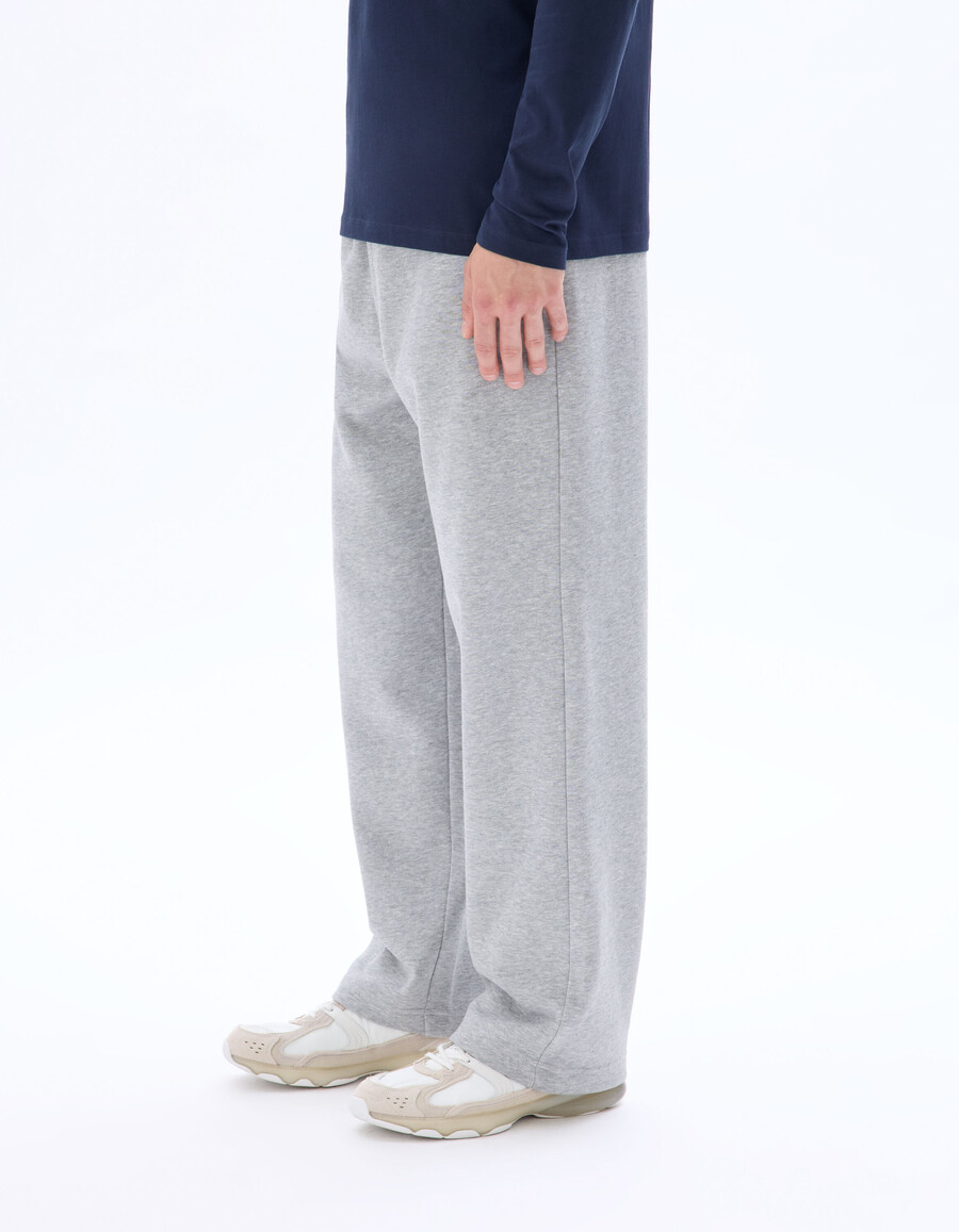 stora joggingbyxor