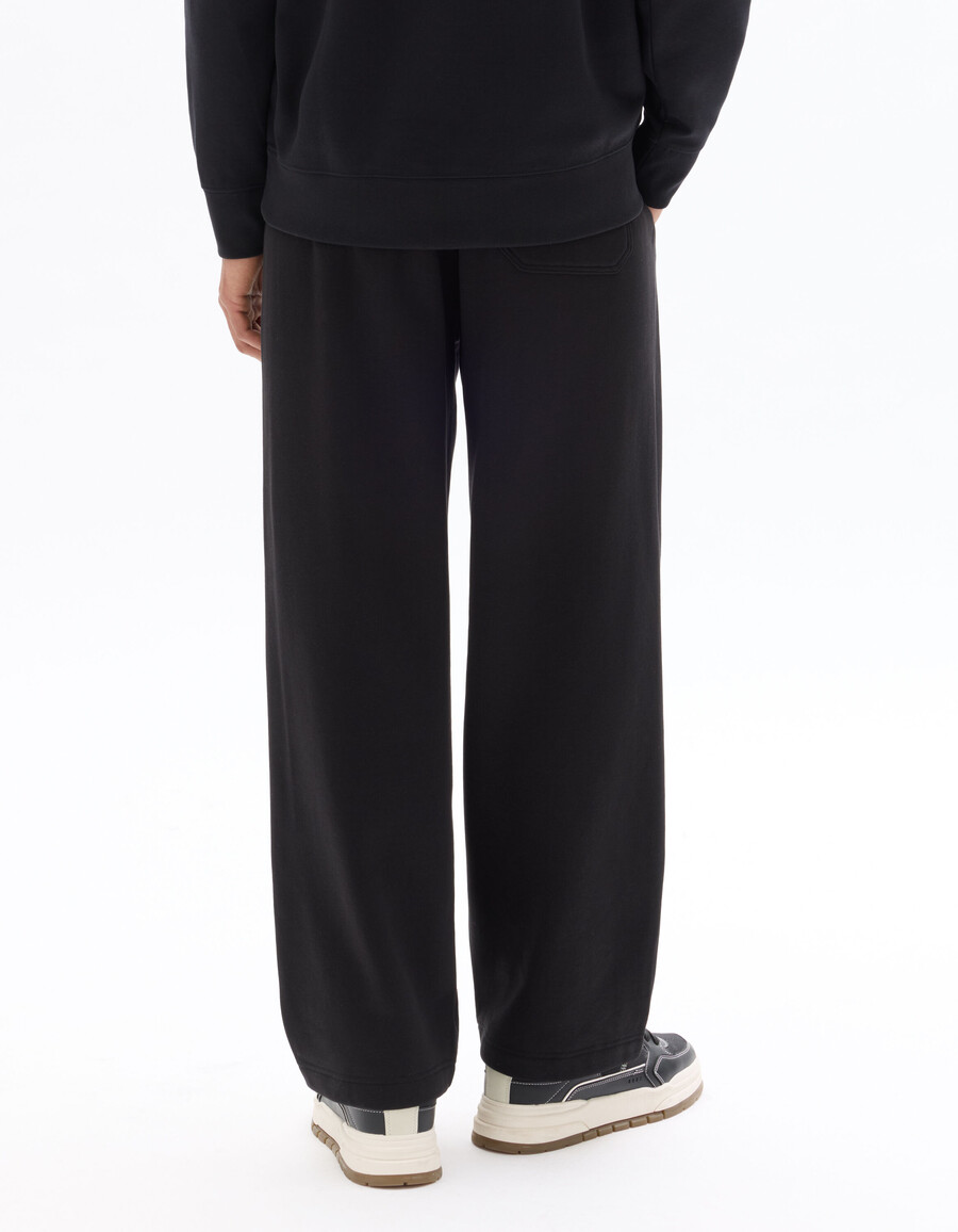 stora joggingbyxor