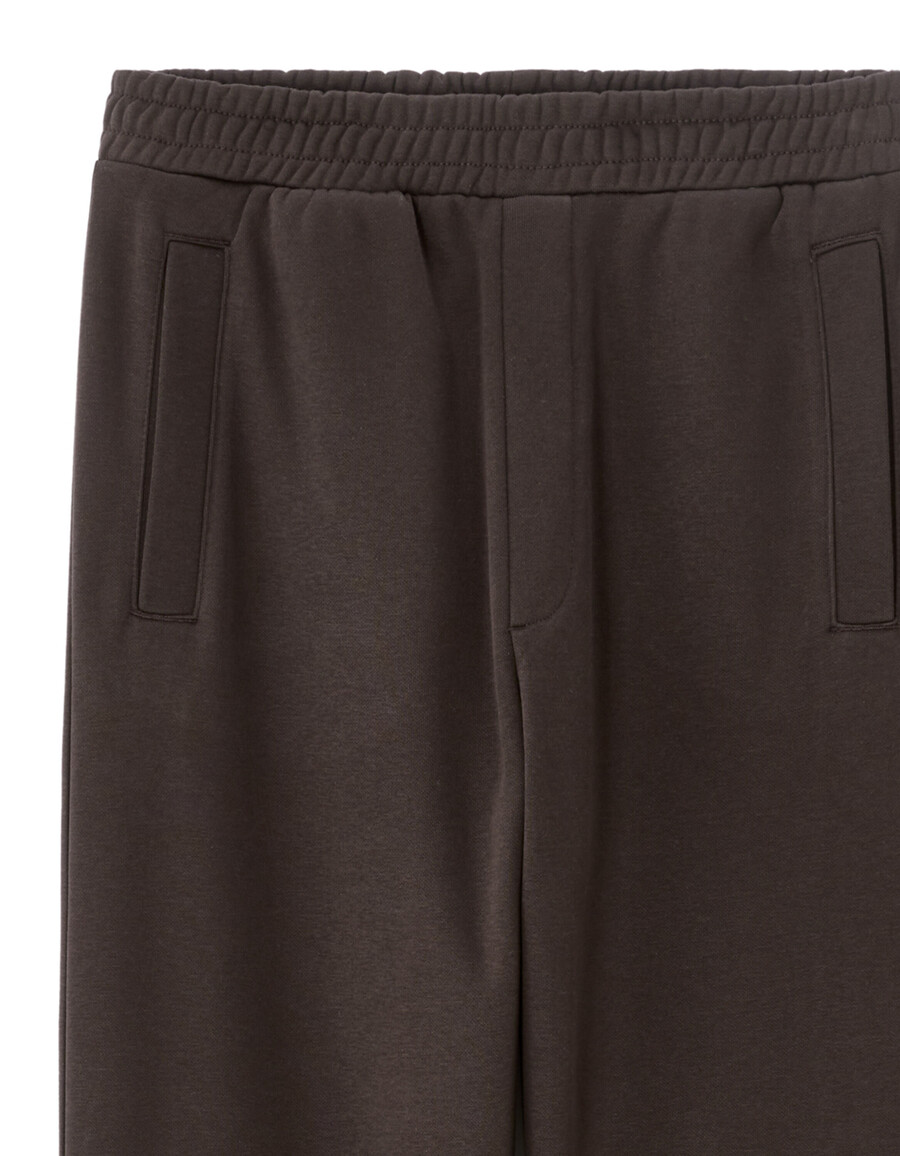 stora joggingbyxor