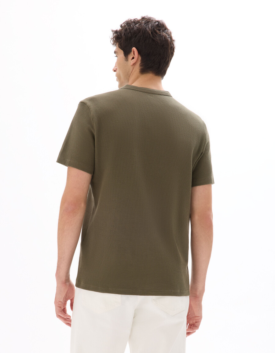 t-shirt med våffelkrage och normal passform 100 bomull