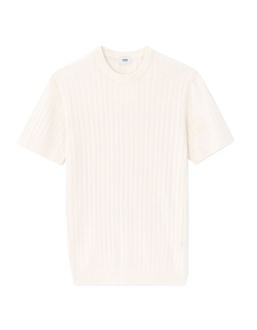 stickad t-shirt med rund hals och normal passform