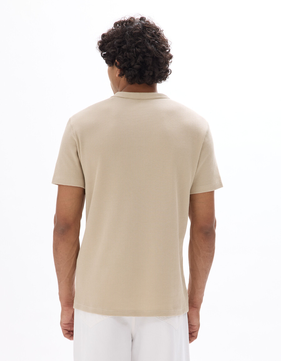 t-shirt med våffelkrage och normal passform 100 bomull