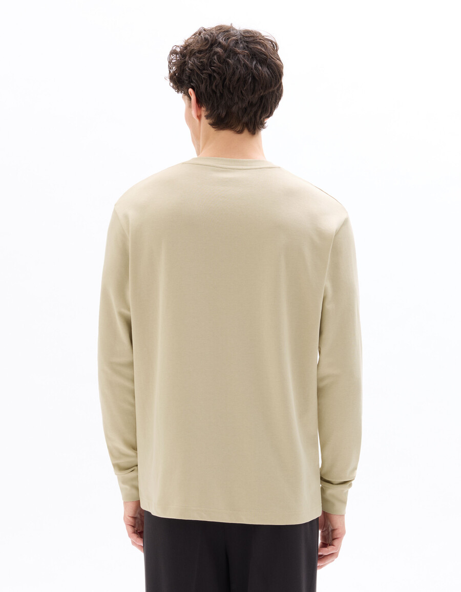 stor långärmad t-shirt