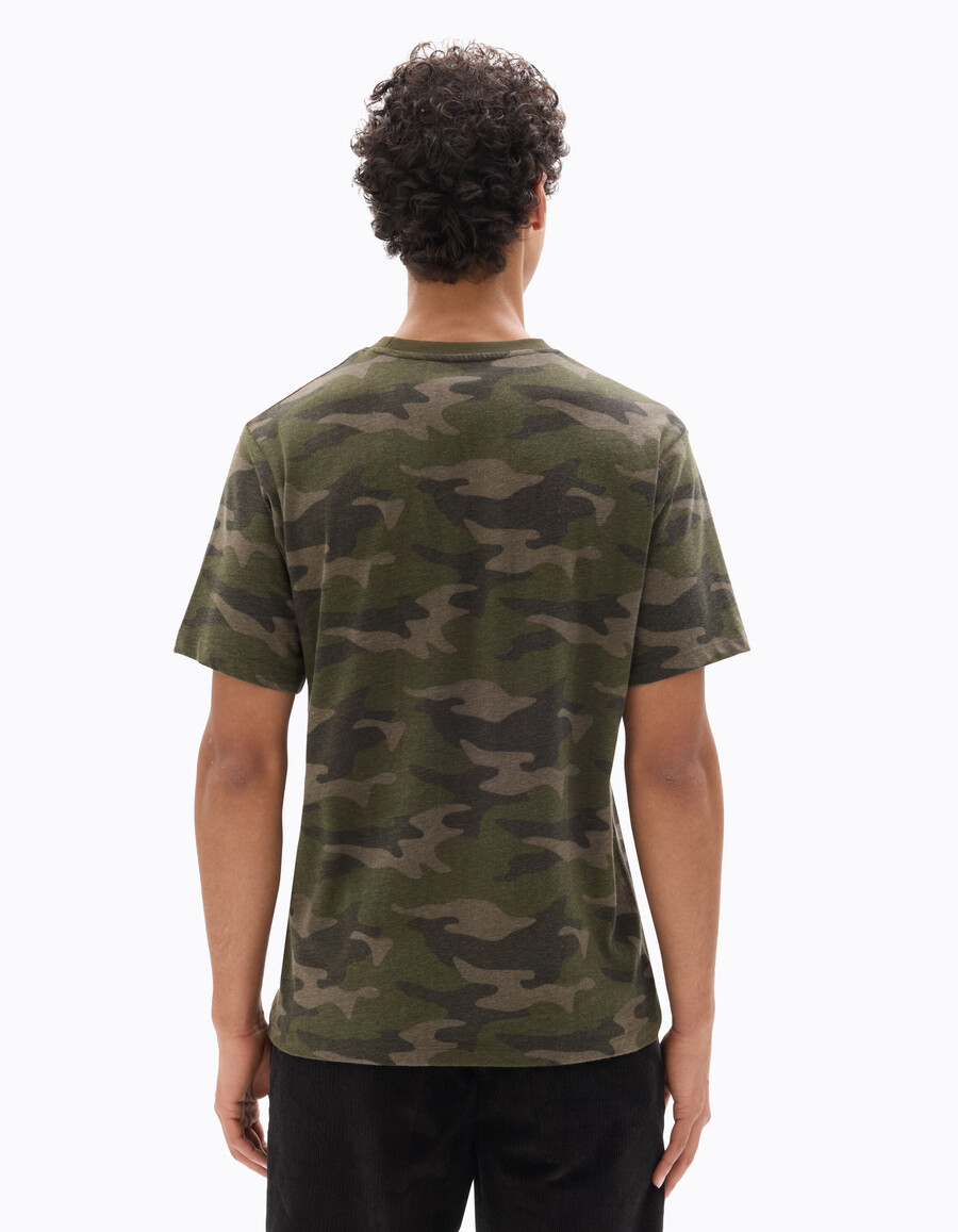 t-shirt med rund hals och normal passform 100 bomull kamouflagemönster